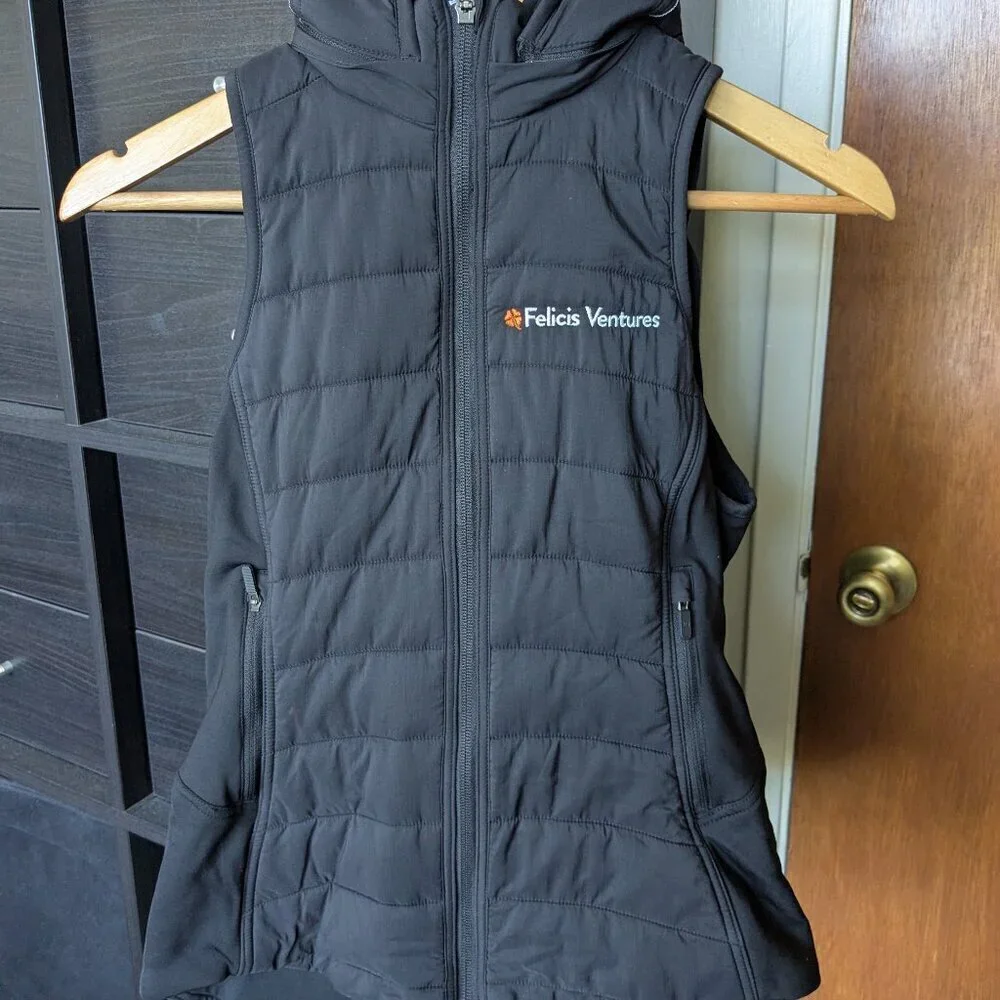 Lululemon Extra Mile Vest Black Puffer Vest Water Repellant Size 4